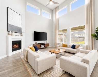 3815 Favor Forest Court - Photo Thumbnail 2