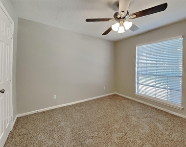 18426 Big Cypress Drive - Photo Thumbnail 11