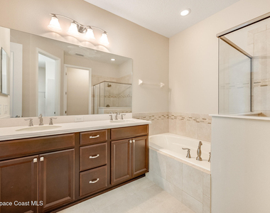 5748 Tamarac Drive - Photo Thumbnail 33