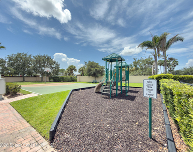 5748 Tamarac Drive - Photo Thumbnail 43