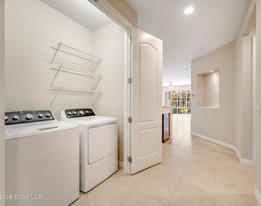 5748 Tamarac Drive - Photo Thumbnail 9