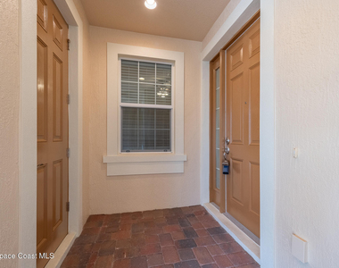 5748 Tamarac Drive - Photo Thumbnail 6