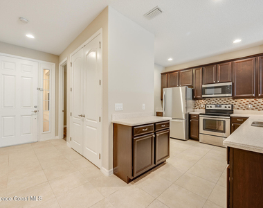 5748 Tamarac Drive - Photo Thumbnail 7