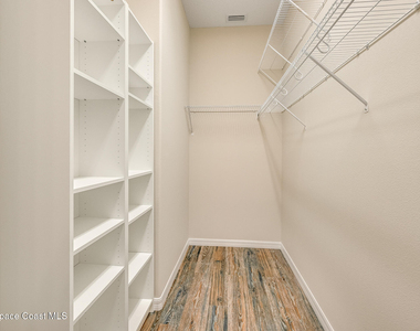 5748 Tamarac Drive - Photo Thumbnail 32