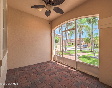 5748 Tamarac Drive - Photo Thumbnail 4