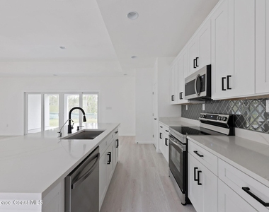 746 Harriet Avenue Sw - Photo Thumbnail 10
