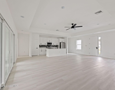 746 Harriet Avenue Sw - Photo Thumbnail 2