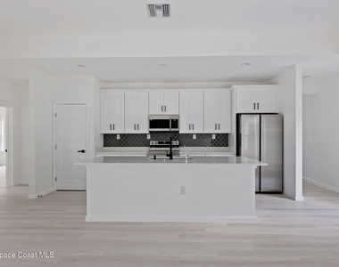 746 Harriet Avenue Sw - Photo Thumbnail 7
