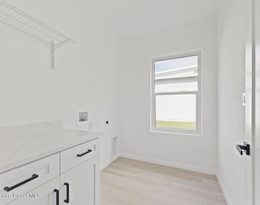 746 Harriet Avenue Sw - Photo Thumbnail 17
