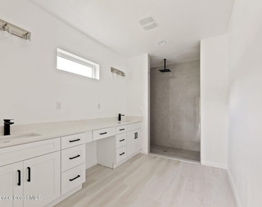 746 Harriet Avenue Sw - Photo Thumbnail 18