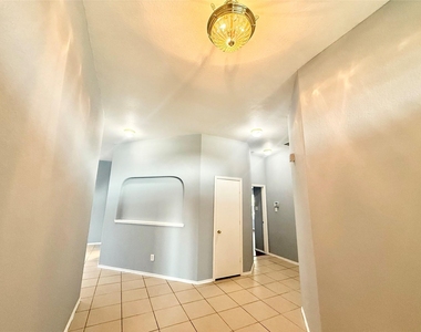 4007 E Teal Estates Circle - Photo Thumbnail 1