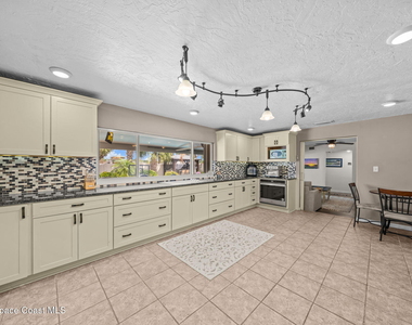 121 Algonquin Terrace - Photo Thumbnail 13