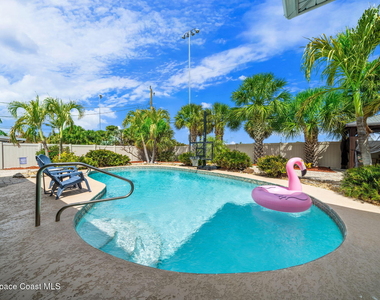 121 Algonquin Terrace - Photo Thumbnail 2