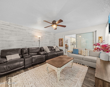 121 Algonquin Terrace - Photo Thumbnail 11