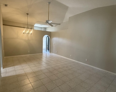 2205 Myla Lane - Photo Thumbnail 23