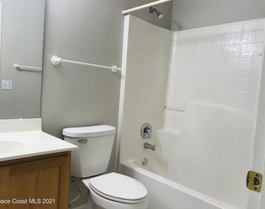 2205 Myla Lane - Photo Thumbnail 8