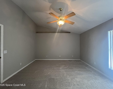 2205 Myla Lane - Photo Thumbnail 15