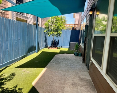 8832 Ashbloom Lane - Photo Thumbnail 23