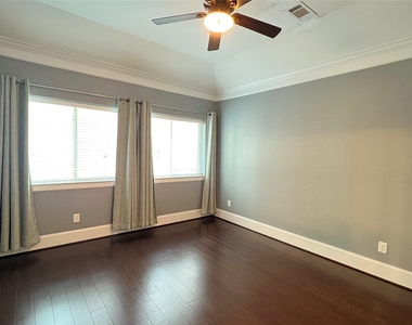 8832 Ashbloom Lane - Photo Thumbnail 11