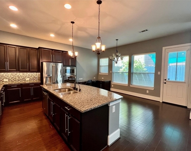 8832 Ashbloom Lane - Photo Thumbnail 5