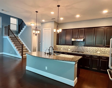 8832 Ashbloom Lane - Photo Thumbnail 9