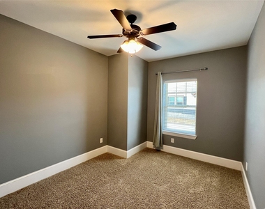 8832 Ashbloom Lane - Photo Thumbnail 16