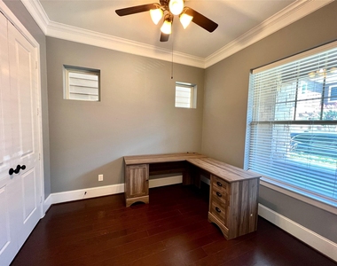 8832 Ashbloom Lane - Photo Thumbnail 2