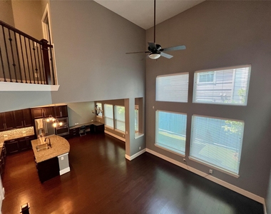 8832 Ashbloom Lane - Photo Thumbnail 4