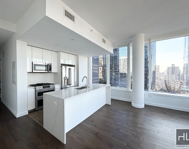 West 36 Street - Photo Thumbnail 3