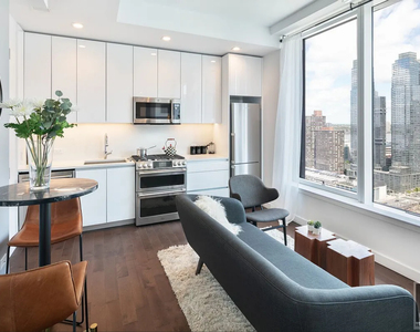 West 36 Street - Photo Thumbnail 1