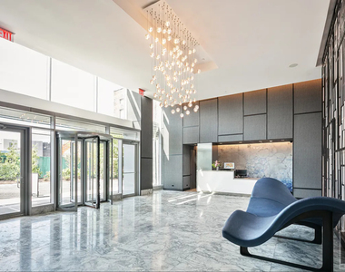 West 36 Street - Photo Thumbnail 9