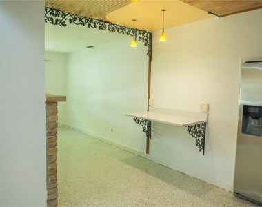 904 Brookside Drive - Photo Thumbnail 31