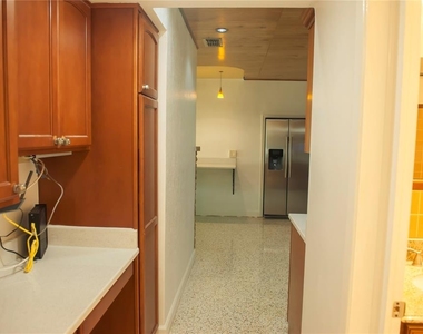 904 Brookside Drive - Photo Thumbnail 33