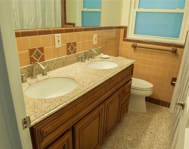 904 Brookside Drive - Photo Thumbnail 13