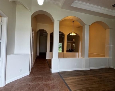 16330 Birchwood Way - Photo Thumbnail 8