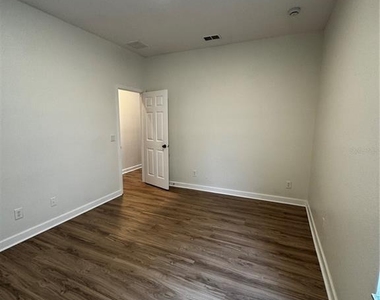 16330 Birchwood Way - Photo Thumbnail 21