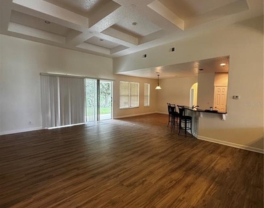 16330 Birchwood Way - Photo Thumbnail 5