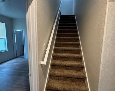 16330 Birchwood Way - Photo Thumbnail 18