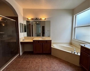 16330 Birchwood Way - Photo Thumbnail 15