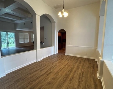 16330 Birchwood Way - Photo Thumbnail 6