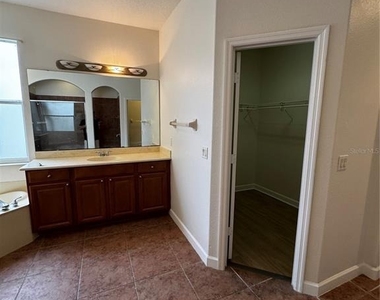16330 Birchwood Way - Photo Thumbnail 14