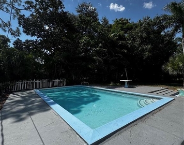 2552 Columbus Street - Photo Thumbnail 19