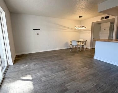 215 S Mcmullen Booth Road - Photo Thumbnail 30