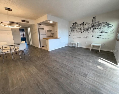 215 S Mcmullen Booth Road - Photo Thumbnail 13