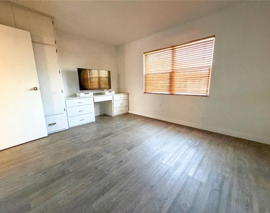 215 S Mcmullen Booth Road - Photo Thumbnail 20