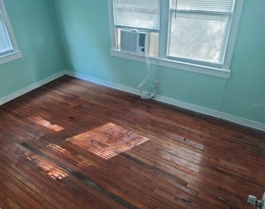 5425 Leaming Avenue - Photo Thumbnail 5