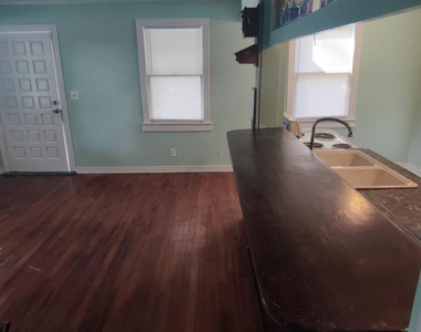 5425 Leaming Avenue - Photo Thumbnail 2