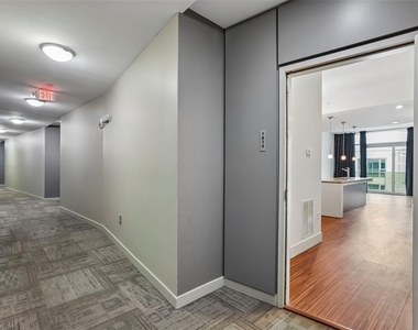 102 N 12th Street - Photo Thumbnail 2