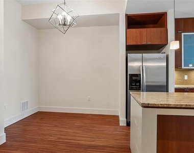 102 N 12th Street - Photo Thumbnail 12