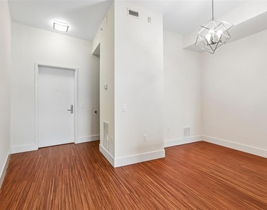 102 N 12th Street - Photo Thumbnail 6